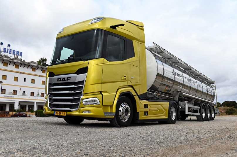 Der DAF XF ist nun der kleinste Fernverkehrs-Lkw aus Holland, macht aber im neuen Outfit einiges her. | Foto: QUATEX, DAF Trucks