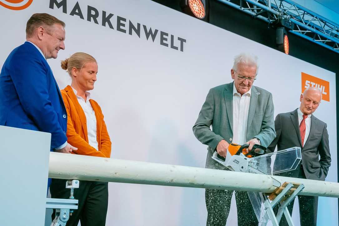 Kretschmann eröffnet die Stihl Markenwelt in Waiblingen