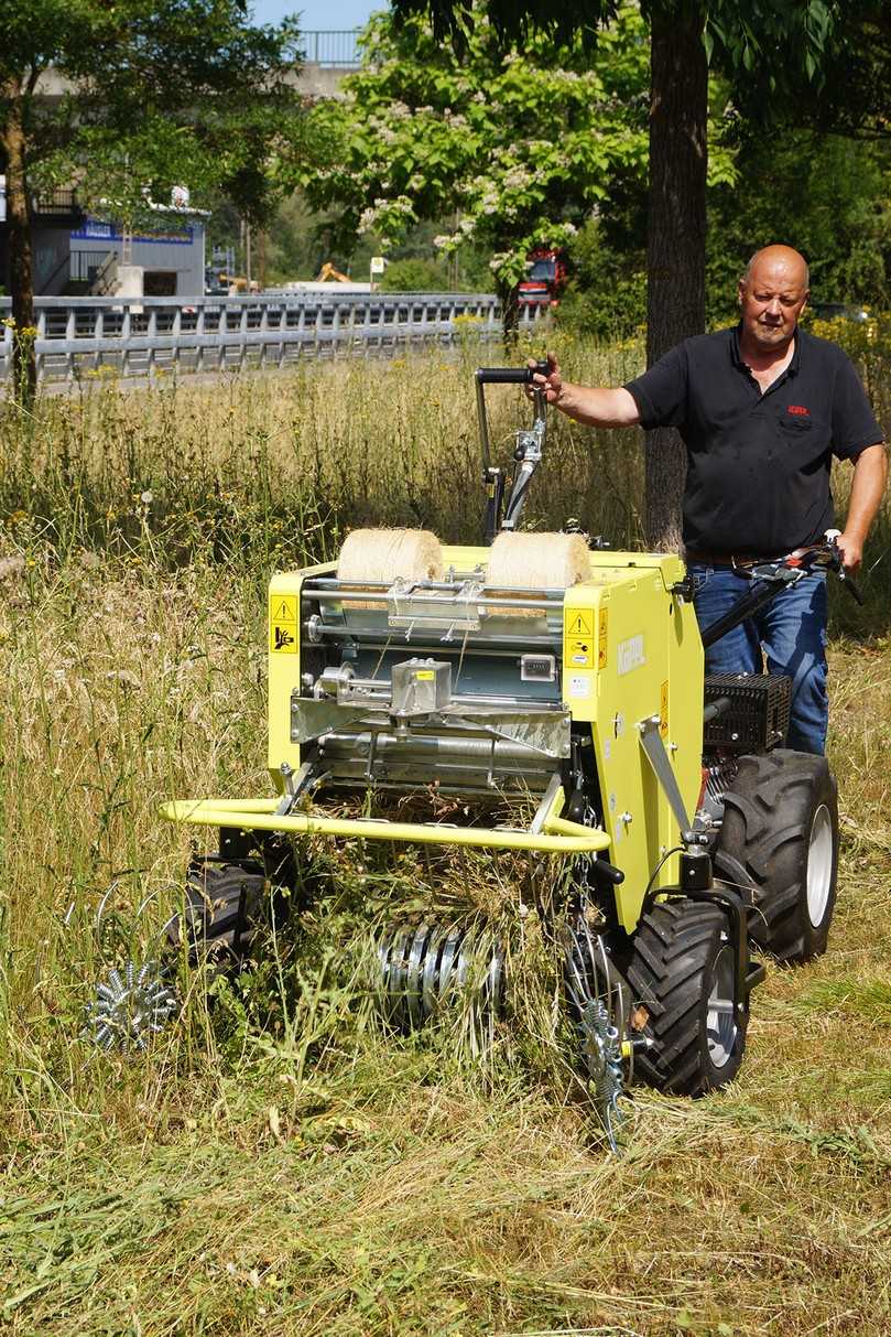 Für Einsätze auf kleineren Flächen: die Rundballenpresse MP550-SISAL der Firma Köppl. | Foto: Franziska Schorr Für Einsätze auf kleineren Flächen: die Rundballenpresse MP550-SISAL der Firma Köppl. | Foto: Franziska Schorr