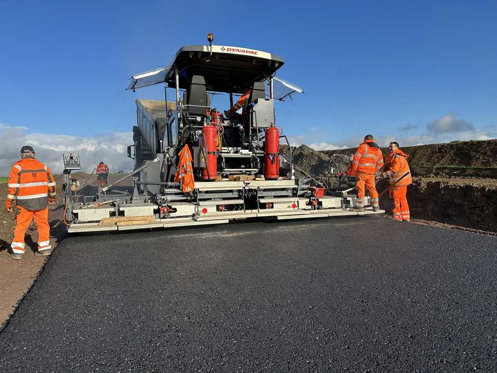 Dynapac SD-Straßenfertiger-Datenschnittstelle Open Interface digitalisiert die Baustelle