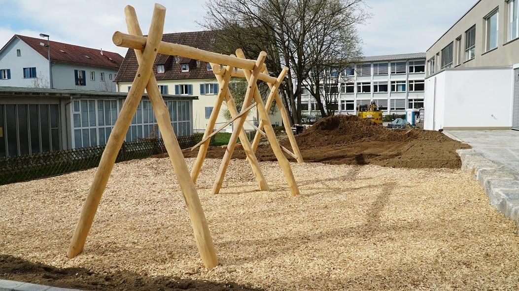 Nicht mehr lange, dann werden hier viele Kita-Kinder schaukeln. | Foto: Storz/Mahrholdt