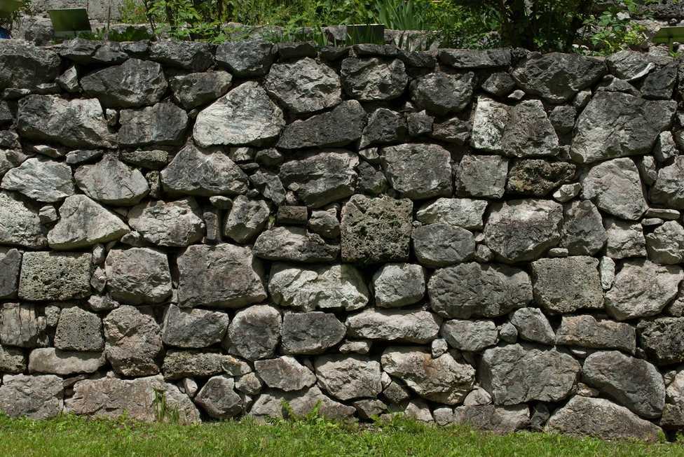 Trockenmauern dimensionieren – aber richtig!