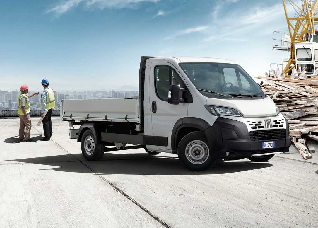 Der neue Fiat Ducato als Hinterkipper, Dreiseitenkipper und Pritschenwagen