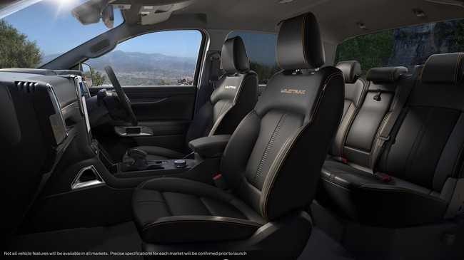 Das Innere des neuen Pick-up Ranger Wildtrak: fünf Sitze mit schwarzem Leder und schwarzem Dachhimmel. | Foto: Ford