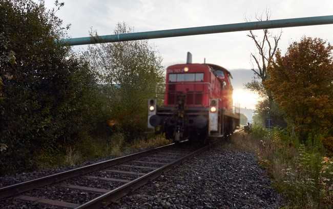 Abb. 5: Querung eines Gleises der Deutschen Bahn für den Rohreinzug | Foto: Pfaffinger Unternehmensgruppe