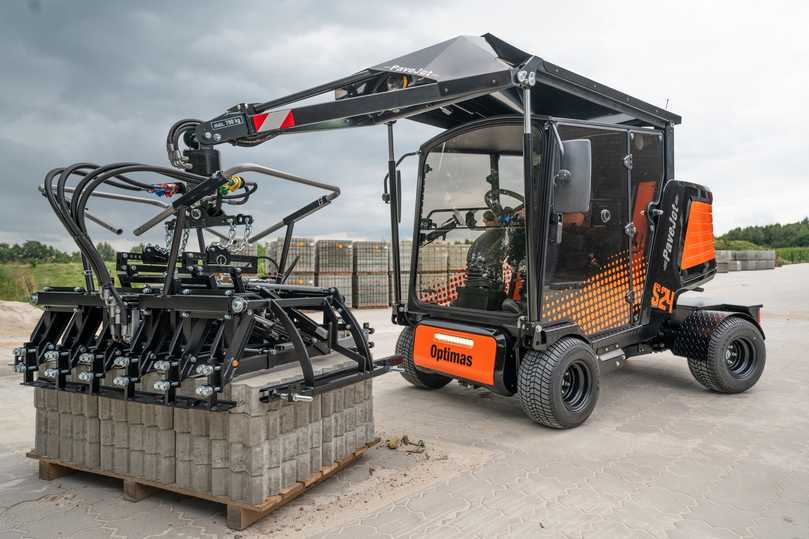 Die Optimas Pflasterverlegemaschine Pave Jet S24 hat einen leistungsstarken Kubota Motor. | Foto: Optimas GmbH