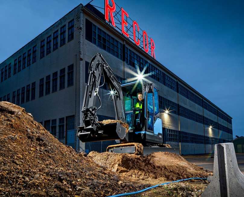 Alle HX19e-Modelle verfügen über eine komplette Standardausstattung, einschließlich Sicherheitsventilen an den Hydraulikzylindern von Hauptausleger, Löffelstiel und Planierschild. | Foto: Hyndai Alle HX19e-Modelle verfügen über eine komplette Standardausstattung, einschließlich Sicherheitsventilen an den Hydraulikzylindern von Hauptausleger, Löffelstiel und Planierschild. | Foto: Hyndai