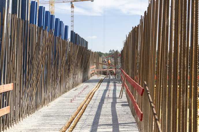 Massive Bauteile, extreme Lasten: Dokas Ingenieure lieferten bei ihrer Planung auch eine prüffähige Statik für wie hier 3 m dicke Betonwände. | Foto: Doka