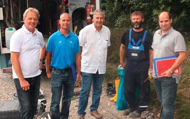 Baubeteiligte (v.l.): W. Kölker (Trolining), R. Spälti, D. Miehle (IB Hunziker-Betatech), Polier S. Bendzko (Trolining), M. Nessier (IB Hunziker-Betatech) | Fotos: Trolining GmbHDen kompletten Bericht lesen Sie in der Ausgabe 5 der B_I umweltbau.