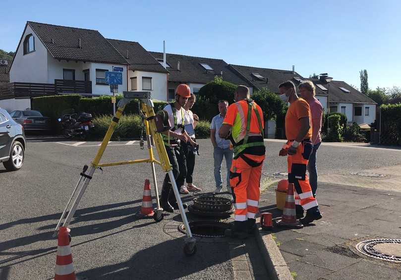 Abb. 6: Installation der Sensorik beim Wirtschaftsbetrieb Hagen WBH AöR | Foto: Kanal-Netz GmbH