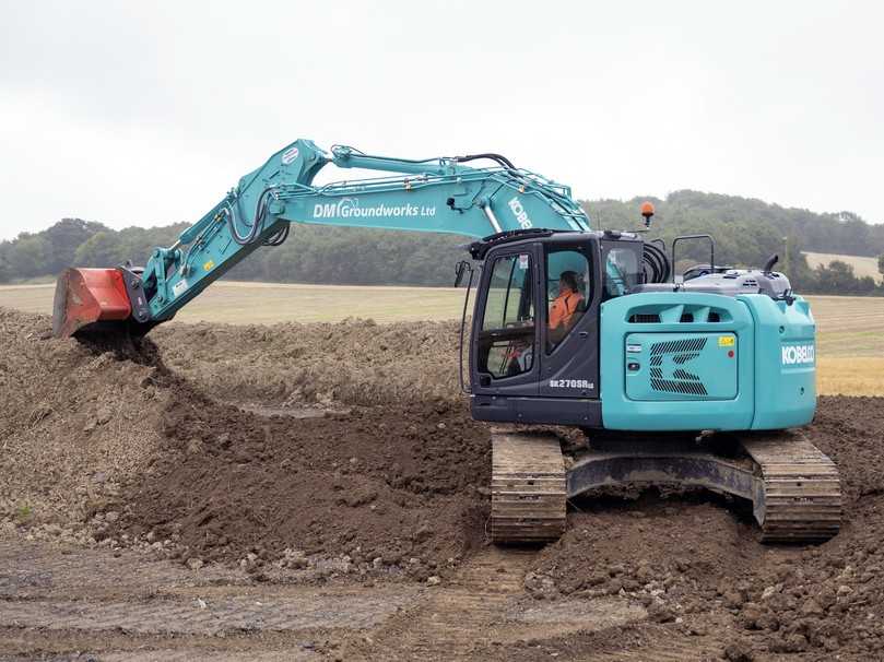 Der 27-Tonnen-Kurzheckbagger SK270SRLC-7 verfügt über vergleichbare Hub- und Grableistungen wie seine konventionellen Kollegen. | Foto: McSharry Bros./Kobelco