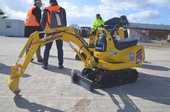 Komatsu prüft Einführung elektrischer Mikrobagger