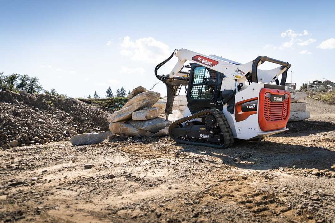 Neue Bobcat Kompaktlader mit Smartphone-Fernsteuerung und halbautonomem Fahren