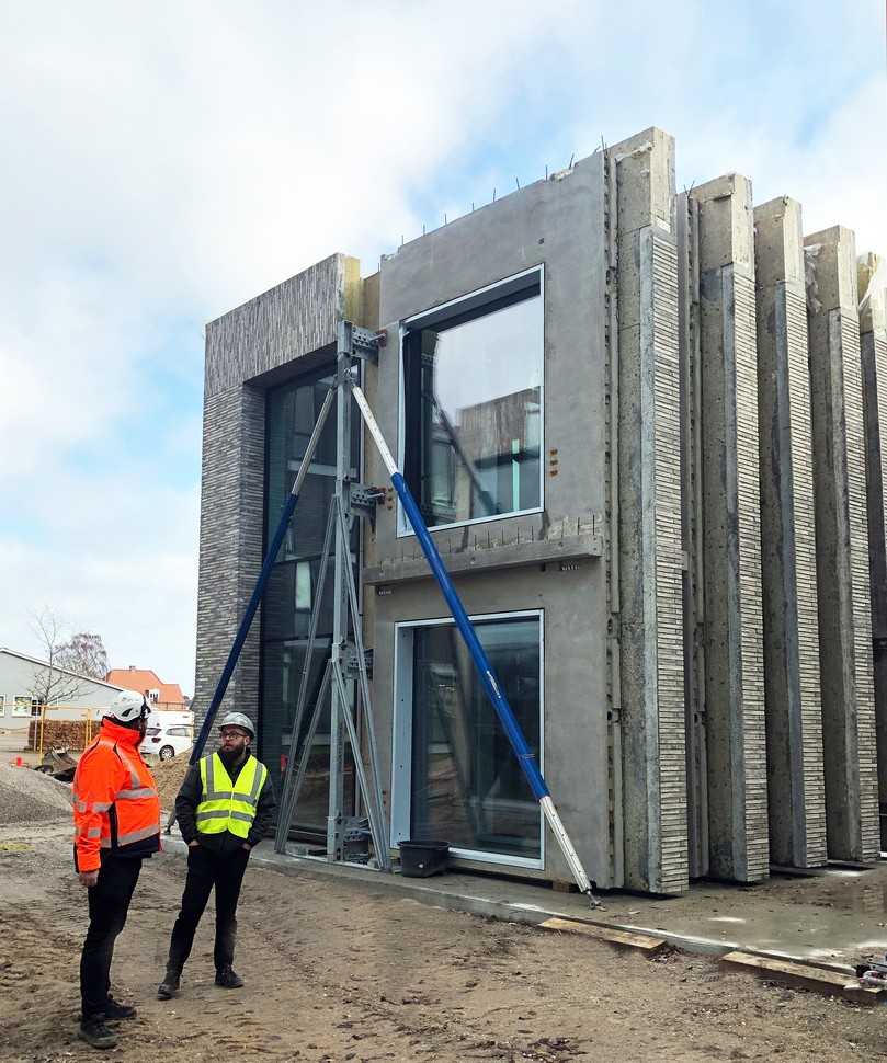 Depoflex: Das sichere Zwischenlager für Fertigteil-Wandplatten kann sowohl auf der Baustelle, als auch im Fertigteilwerk punkten. | Foto: Robusta-Gaukel