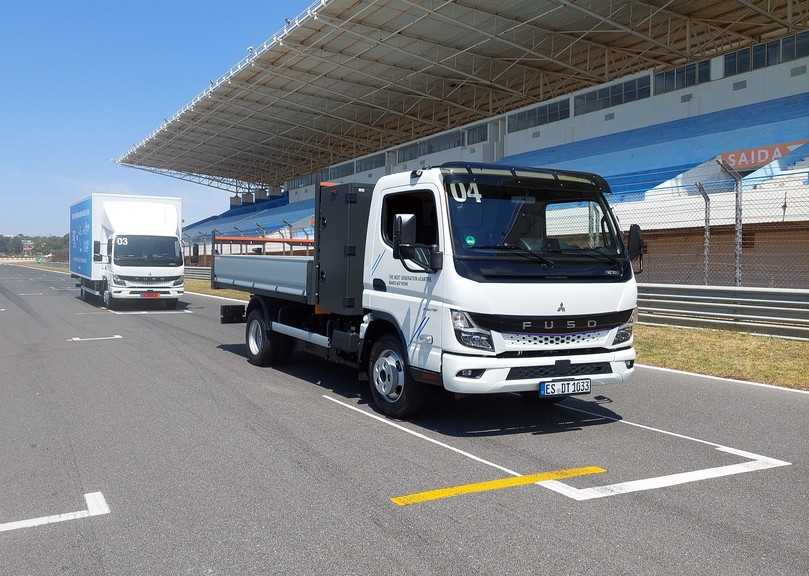 Koffer, Kipper, Pritsche und diverse Speziallösungen des elektrisch angetriebenen eCanter sind teils direkt ab Werk zu haben. | Foto: Daimler Truck, Oliver Willms