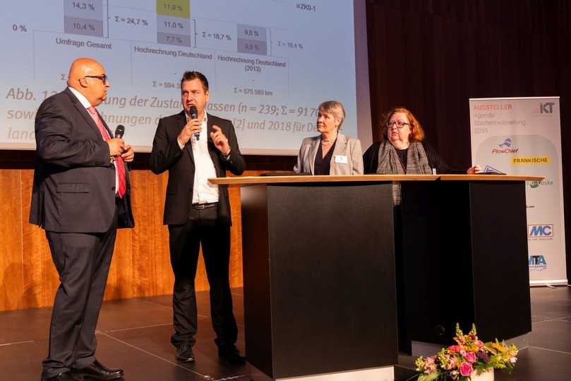 Über künftige Herausforderungen und Lösungsansätze diskutierten Sebastian Beck (2.v.l.), Maren Reimann und Caroline Körner (r.). | Foto: IKT