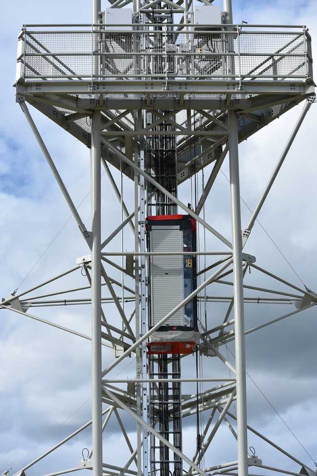 Stahl-Wettermast in Meppen mit TOPlift (leitergeführt) bei 80 m Turmhöhe | Foto: Hailo Professional