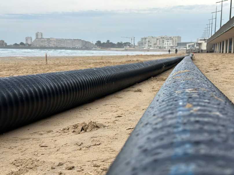Eingesetzt wurden Calpex Pur-King-Fernwärmerohre von Brugg. | Foto: Ecoplage Eingesetzt wurden Calpex Pur-King-Fernwärmerohre von Brugg. | Foto: Ecoplage