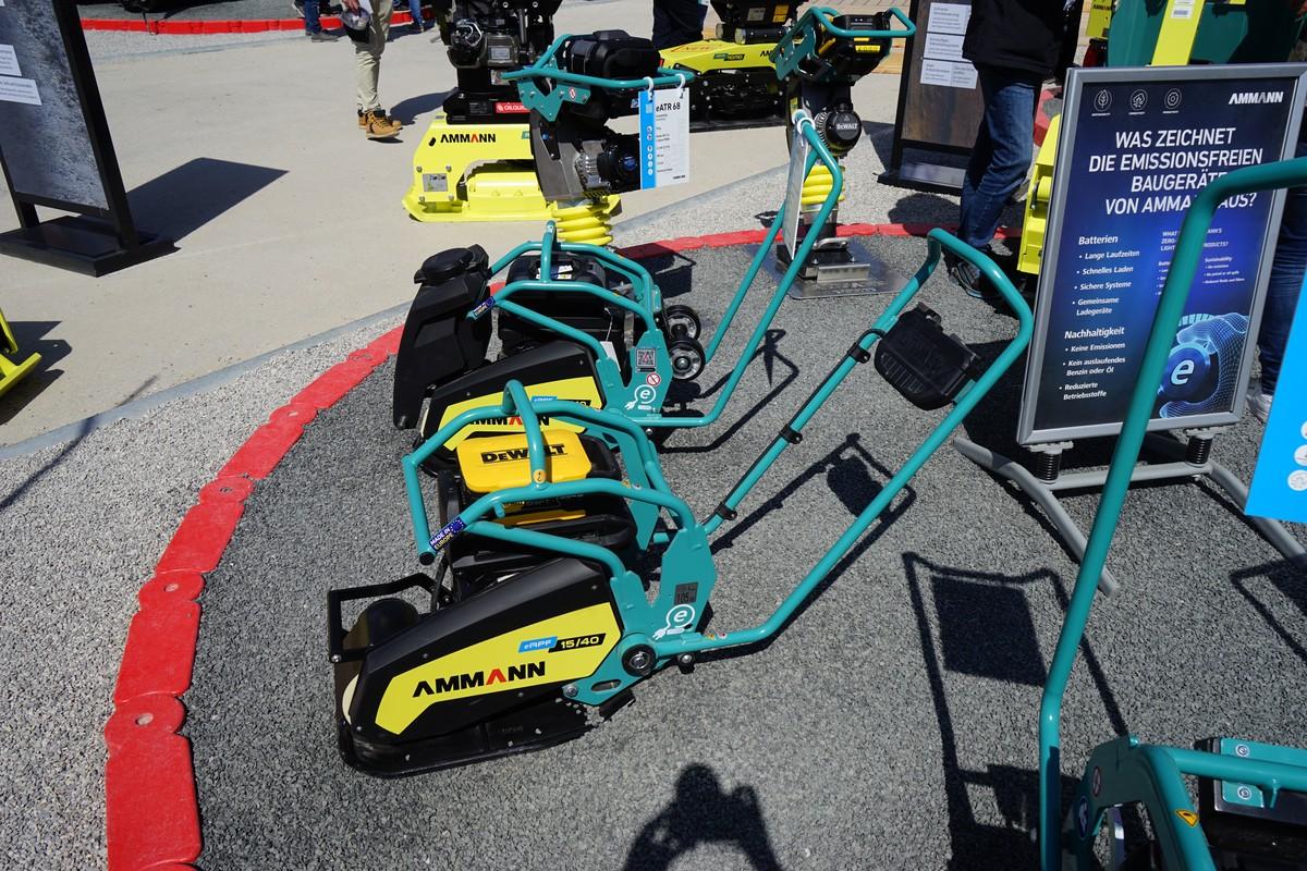 Sind immer gefragt: die elektrischen Verdichter eAPF, eAPR und der Stampfer eATR 68 von Ammann. | Foto: Ammann Sind immer gefragt: die elektrischen Verdichter eAPF, eAPR und der Stampfer eATR 68 von Ammann. | Foto: Ammann