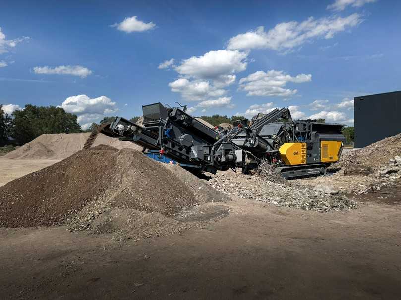 Bringt das Next-Maschinenkonzept von Rubble Master in die Kompaktklasse: Der neue mobile Prallbrecher RM 100X, jetzt bei C. Christophel. | Foto: Christophel Bringt das Next-Maschinenkonzept von Rubble Master in die Kompaktklasse: Der neue mobile Prallbrecher RM 100X, jetzt bei C. Christophel. | Foto: Christophel