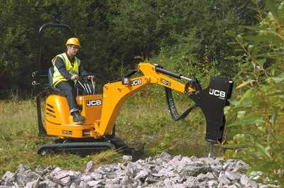 JCB setzt auf Schlaglochbeseitung und Null-Emissionen