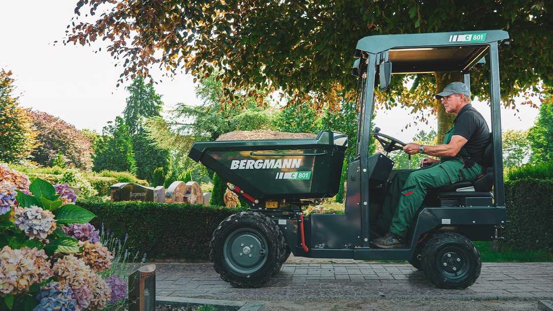 Neuer E-Dumper von Bergmann auf der GaLaBau