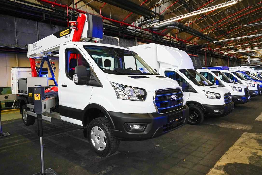 Ford Pro Heroes Day: Spezialfahrzeuge für Bau und GaLaBau im Einsatz Ford Pro Heroes Day: Spezialfahrzeuge für Bau und GaLaBau im Einsatz