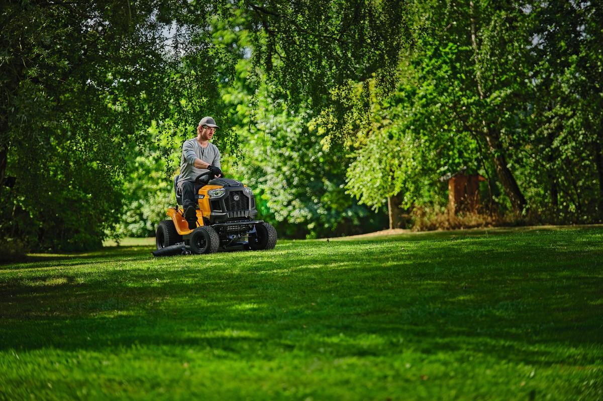 Cub Cadet hat die Rasentraktoren-Serie „LT Force" überarbeitet. | Foto: Stanley Black & Decker Cub Cadet hat die Rasentraktoren-Serie „LT Force" überarbeitet. | Foto: Stanley Black & Decker