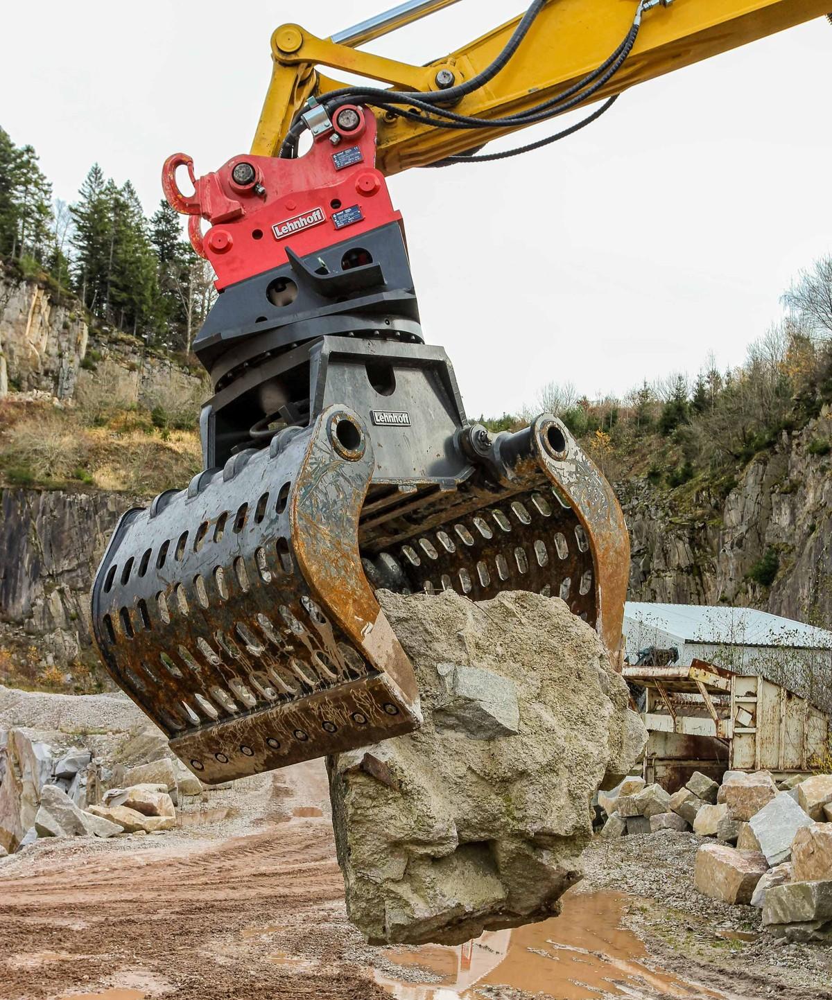 Anbaugeräte-Wechsel beim SQ 70: Vom Tieflöffel zum hydraulischen Greifer soll es nur wenige Augenblicke dauern. | Foto: Lehnhoff