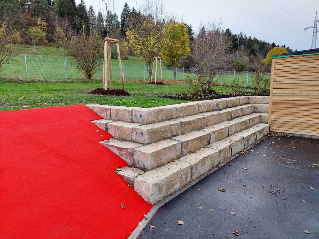 Storz-Gruppe errichtet Spielplatz für Kita