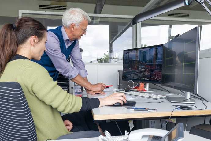 Kompetenter Planungssupport: Die Ingenieure der Düsseldorfer Peri-Niederlassung konzipierten mithilfe von Peri CAD einen sicheren und wirtschaftlichen Systemeinsatz. | Foto: Andreas Tausend