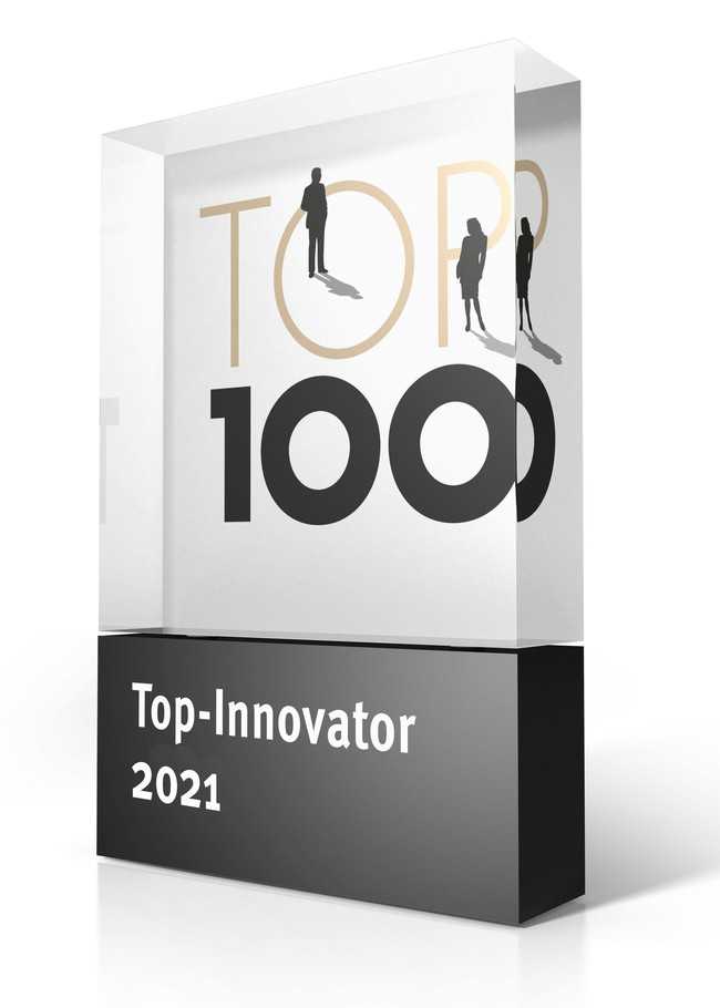 Die Top 100-Trophäe für die innovativsten Mittelständler des Jahres 2021 | Foto: compamedia GmbH/boris_nasdalack