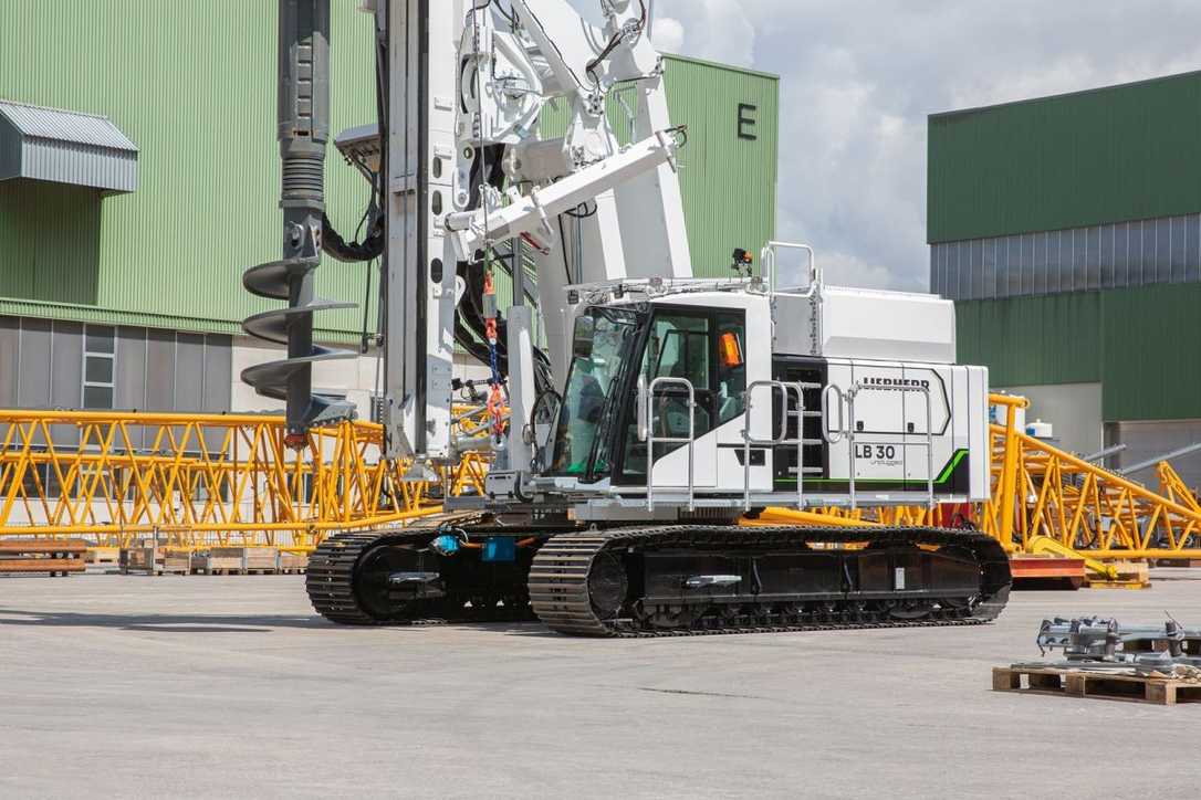 Liebherr Nenzing bietet batteriebetriebene Unplugged-Baumaschinen für den Spezialtiefbau.