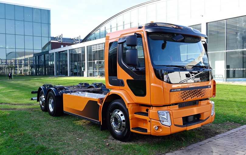 Den vollelektrischen Volvo FE Electric 6x2 für 27 t Gesamtgewicht gibt es bei Volvo schon seit 2019. | Foto: Quatex