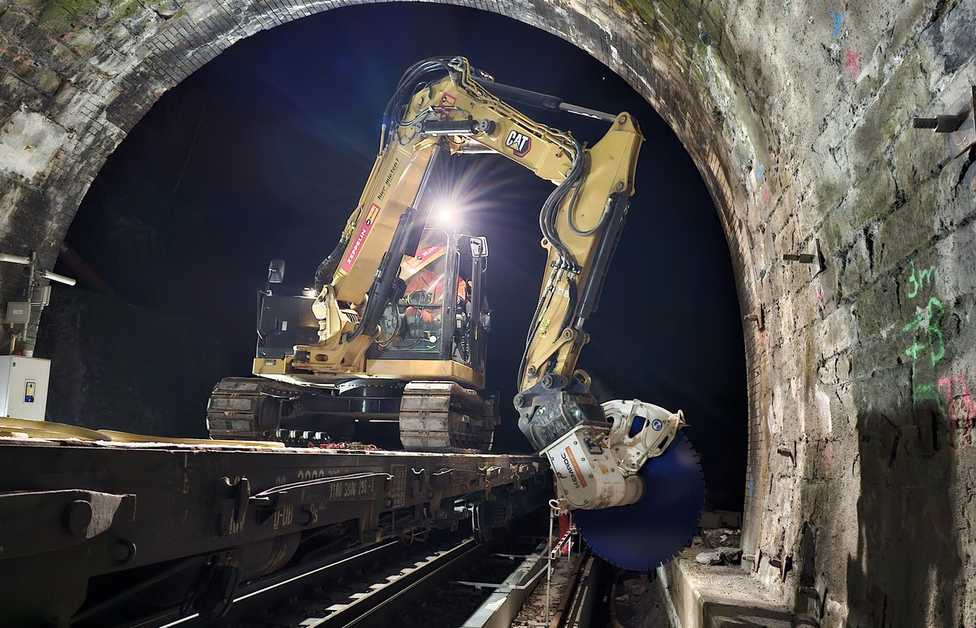 Kemroc-Diamantsäge KDS 30 bei Rückbau von Kabelkanälen im Elleringhauser Tunnel