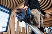 Neue Akku-Kreissäge von Bosch für Schalung und Abbund