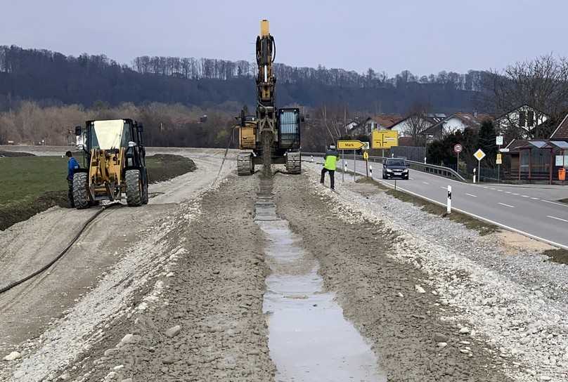 Auch an der Alz in Burgkirchen (Deutschland) wurden Abdichtmaßnahmen mittels KSI im FMI-Verfahren für einen Hochwasserschutzdamm ausgeführt. | Foto: Kemsolid