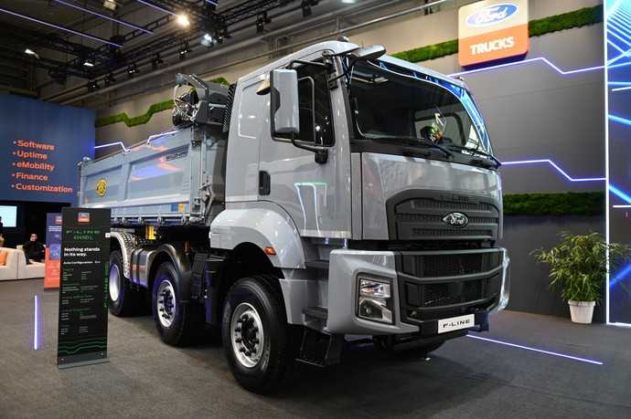 Ford F-Line 4145 D L 8x4-Kipper | Foto: QUATEX