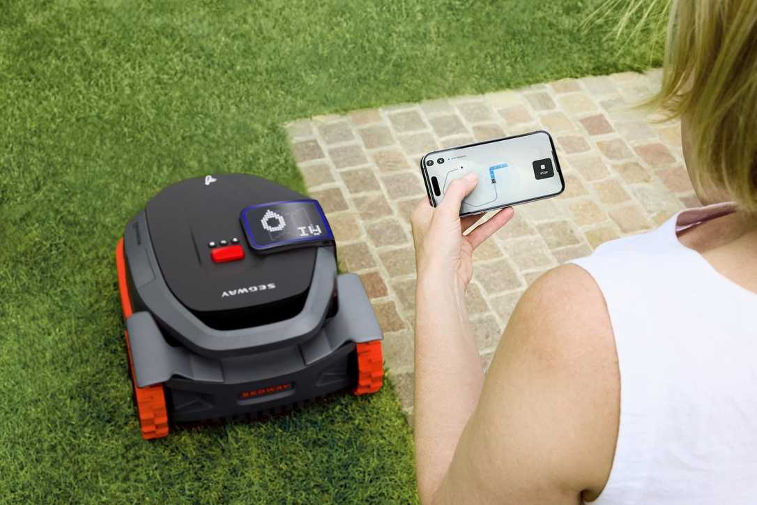 Segway: Neue Mähroboter auf der Demopark Segway: Neue Mähroboter auf der Demopark